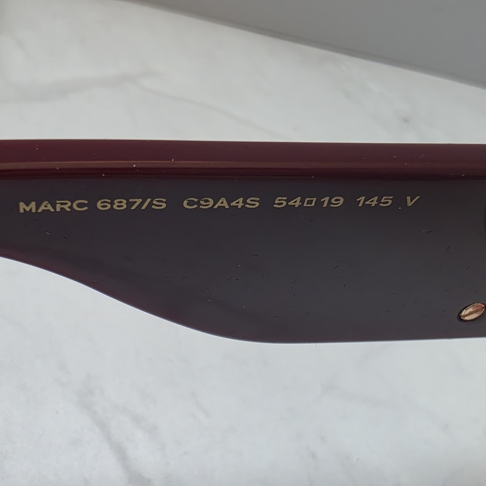 MARC JACOBS Red Oversized Cat-Eye Sunglasses - Picture 4 of 4